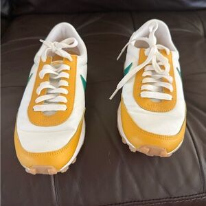 Never worn outside of my house!Nike Daybreak Women's sneakers!